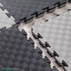 Covoras tip puzzle xxl spuma eva 100x100 cm grosime 2 cm antiderapant bicolor culoare produs negru-gri