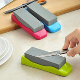 Piatra de ascutit cutitele suport din plastic 15 cm diverse culori