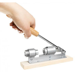 Spargator de nuci pe stand din lemn din INOX