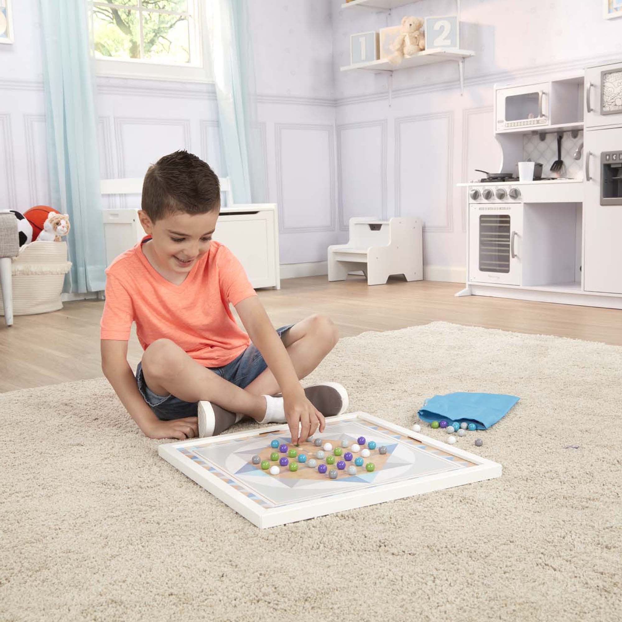 Joc de societate 2 in 1 Solitaire si Sah chinezesc - Melissa & Doug