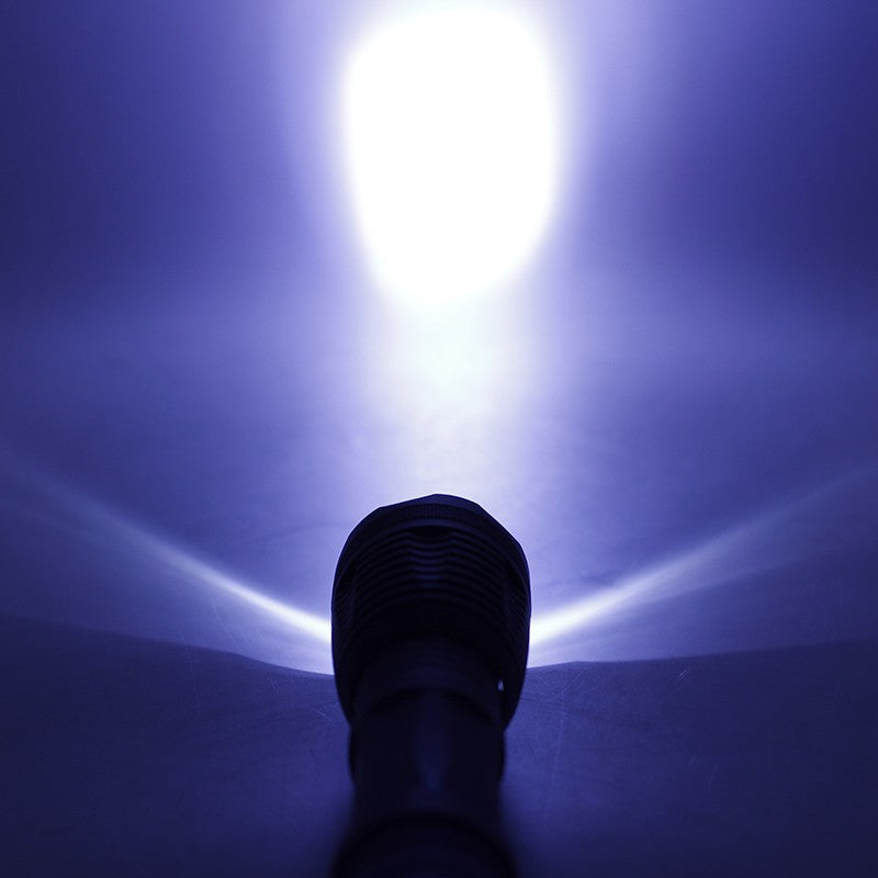 Lanterna tactica led cree 10w 4 moduri iluminare zoom raza 800 m acumulator