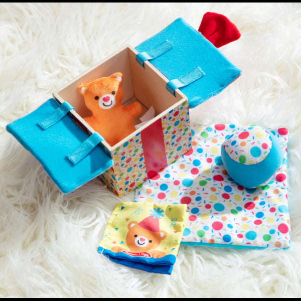 Set jucarii bebe in cutie cadou din lemn