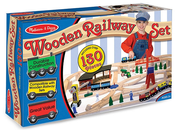 Set Trenulet din lemn cu depou Melissa and Doug