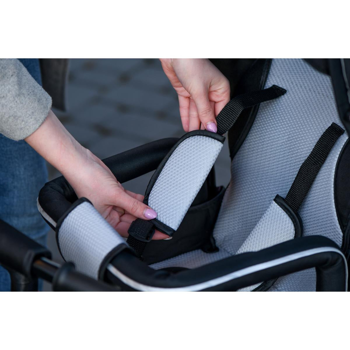 Tricicleta si Carucior pentru copii Premium TRIKE FIX V3 culoare Neagra